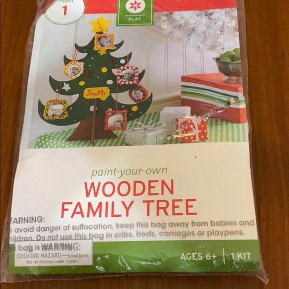 Paint-Your-Own Wooden Family Tree - Picture 1 of 2